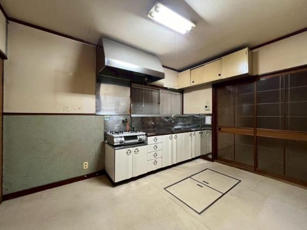 堺市北区南花田町　中古戸建 内観写真（リビング）