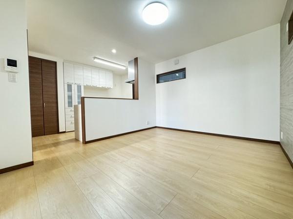 高石市取石4丁目　中古戸建 内観写真（リビング）