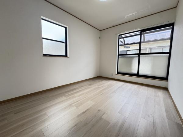 和泉市和田町　中古戸建 内観写真（リビング以外の居室）