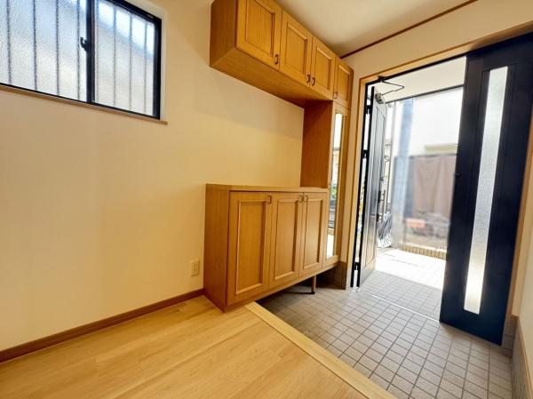 和泉市和田町　中古戸建 現地写真（玄関）