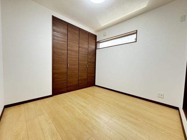 高石市取石4丁目　中古戸建 内観写真（リビング以外の居室）