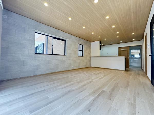 和泉市和田町　中古戸建 内観写真（リビング）