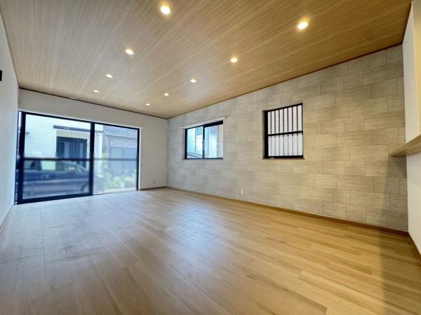 和泉市和田町　中古戸建 内観写真（リビング）