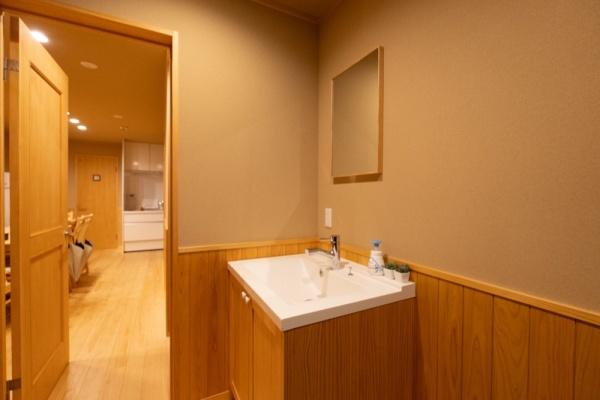 伏見区深草直違橋北1丁目　中古戸建 内観写真（洗面台・洗面所）
