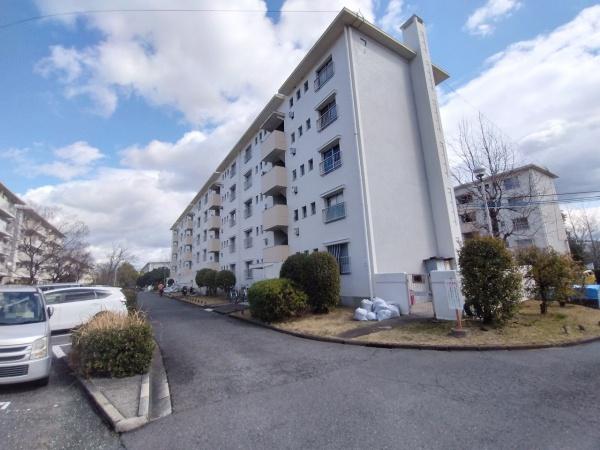 狭山住宅第七号棟 共用部写真（エントランス）