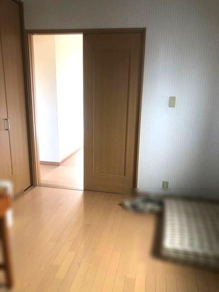 堺市西区山田1丁　中古戸建 内観写真（リビング以外の居室）