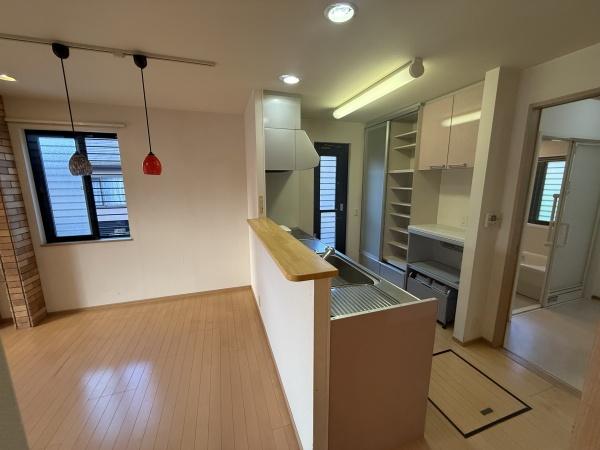 和泉市内田町4丁目　中古戸建 内観写真（キッチン）