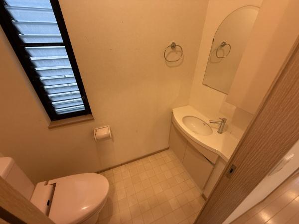 和泉市内田町4丁目　中古戸建 内観写真（トイレ）