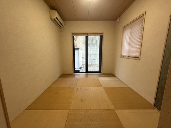 和泉市内田町4丁目　中古戸建 内観写真（リビング以外の居室）