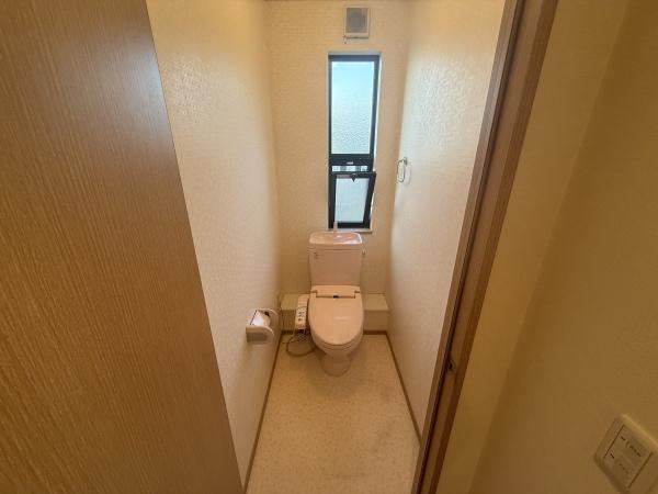 和泉市内田町4丁目　中古戸建 内観写真（トイレ）