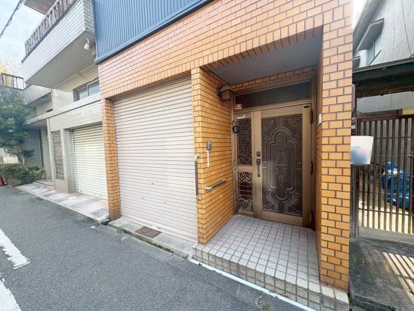 大阪市東住吉区照ケ丘矢田1丁目　中古戸建 現地写真（玄関）