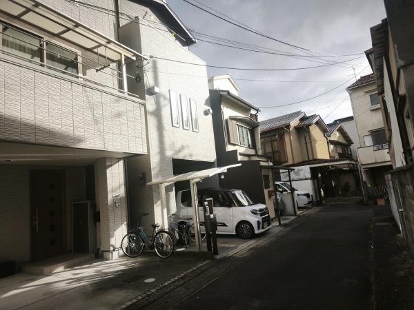 京都市右京区太秦森ケ東町　中古戸建 現地写真（前面道路含む現地写真）