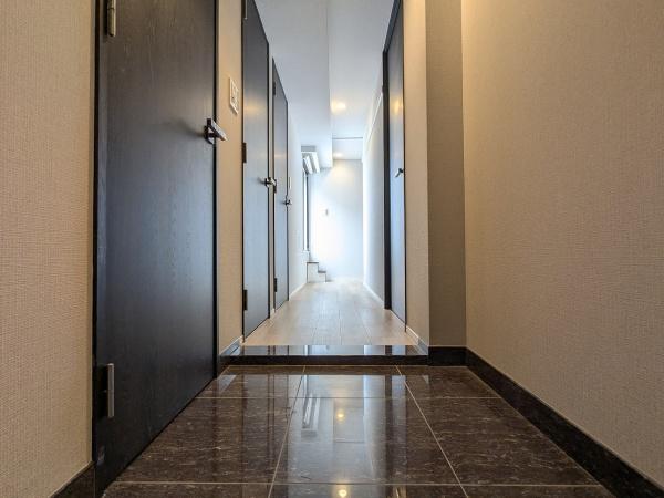 クレヴィア京都御所西 現地写真（玄関）