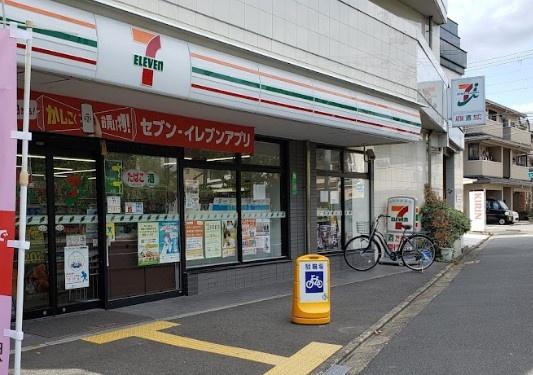 クレヴィア京都御所西 コンビニ