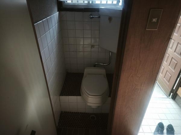 京都市右京区嵯峨野南浦町　中古テラスハウス 内観写真（トイレ）