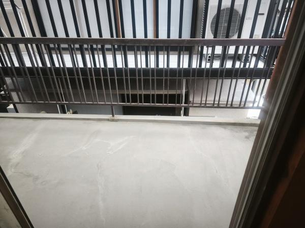 京都市右京区嵯峨野南浦町　中古テラスハウス 現地写真（バルコニー）