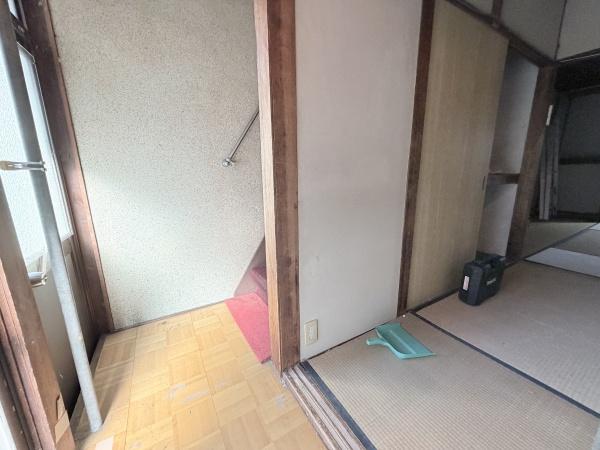 大阪市港区市岡4丁目　中古テラスハウス 現地写真（玄関）