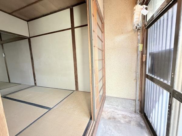 大阪市港区市岡4丁目　中古テラスハウス 現地写真（玄関）