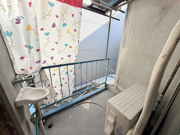大阪市港区市岡4丁目　中古テラスハウス 現地写真（バルコニー）