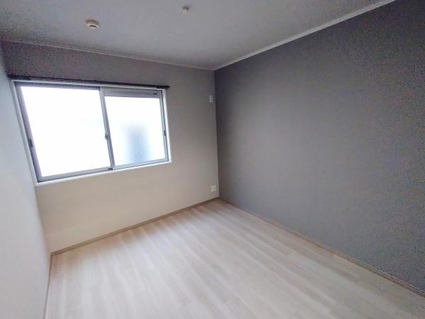 大阪市東淀川区豊里4丁目　中古戸建 内観写真（リビング以外の居室）