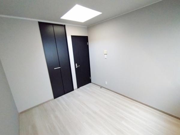 大阪市東淀川区豊里4丁目　中古戸建 内観写真（リビング以外の居室）