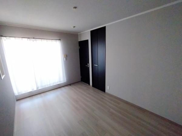 大阪市東淀川区豊里4丁目　中古戸建 内観写真（リビング以外の居室）