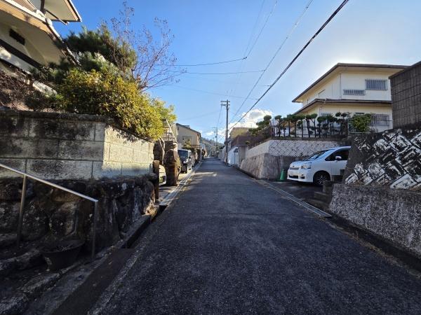 河内長野市南青葉台　中古戸建 現地写真（前面道路含む現地写真）