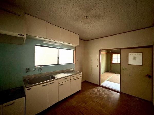 大阪市平野区長吉長原西4丁目　中古戸建 内観写真（リビング）