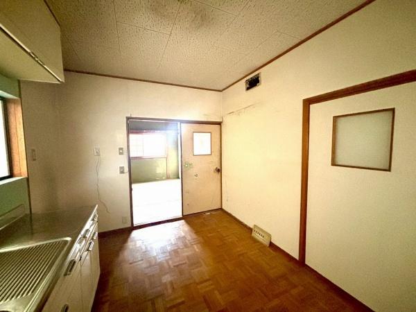 大阪市平野区長吉長原西4丁目　中古戸建 内観写真（リビング）