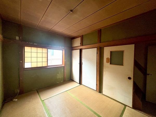 大阪市平野区長吉長原西4丁目　中古戸建 内観写真（リビング以外の居室）