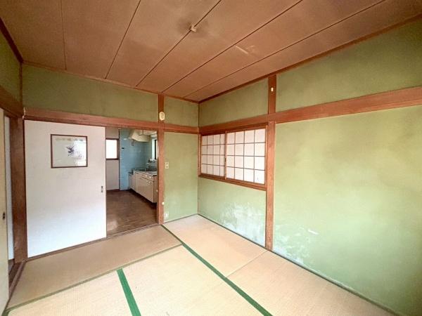 大阪市平野区長吉長原西4丁目　中古戸建 内観写真（リビング以外の居室）