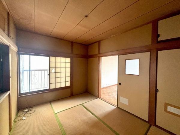大阪市平野区長吉長原西4丁目　中古戸建 内観写真（リビング以外の居室）