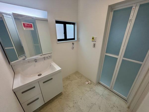 大阪市住之江区西加賀屋3丁目　新築戸建 内観写真（洗面台・洗面所）