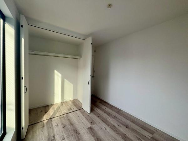 大阪市住之江区西加賀屋3丁目　新築戸建 内観写真（リビング以外の居室）