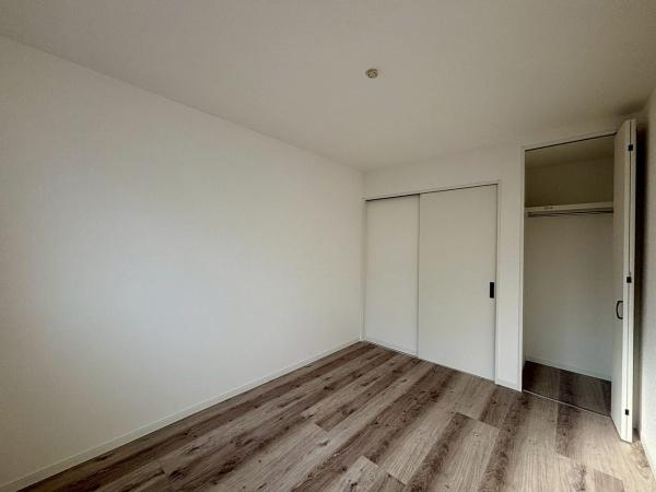 大阪市住之江区西加賀屋3丁目　新築戸建 内観写真（リビング以外の居室）