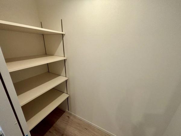 大阪市住之江区西加賀屋3丁目　新築戸建 内観写真（収納）