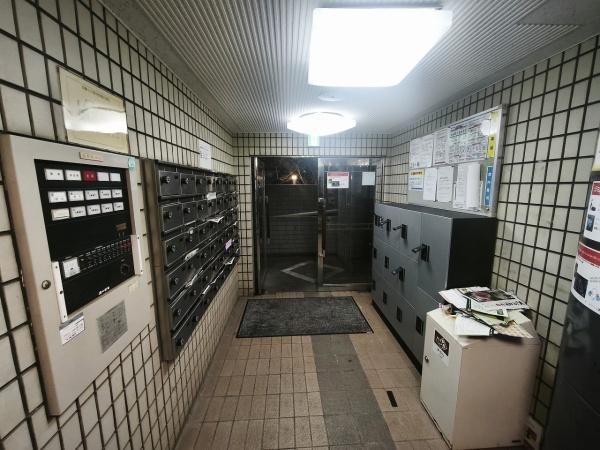 メゾン・ド・スマーユ 共用部写真（エントランス）
