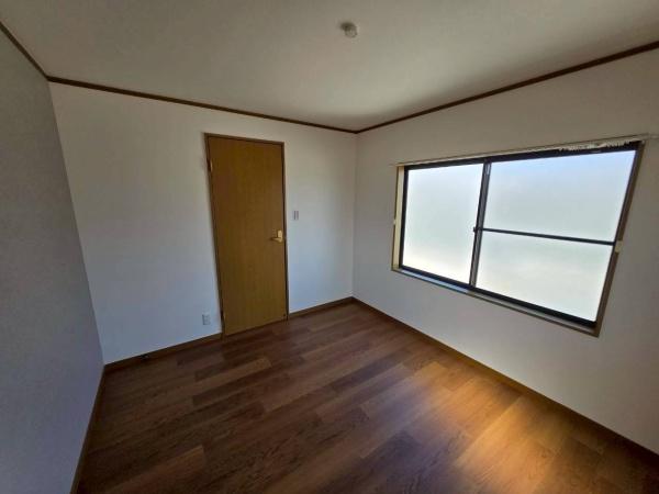 尼崎市南武庫之荘12丁目　中古戸建 内観写真（リビング以外の居室）