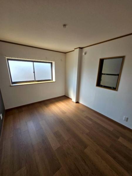 尼崎市南武庫之荘12丁目　中古戸建 内観写真（リビング以外の居室）