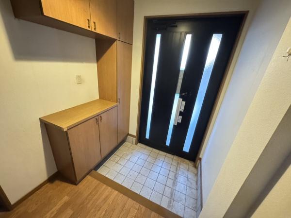 尼崎市南武庫之荘12丁目　中古戸建 現地写真（玄関）