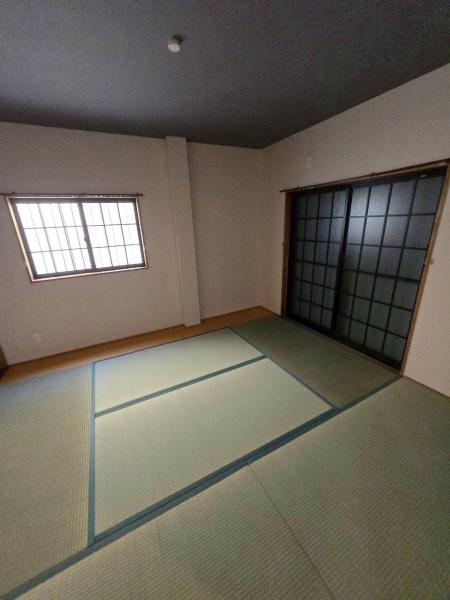 尼崎市南武庫之荘12丁目　中古戸建 内観写真（リビング以外の居室）