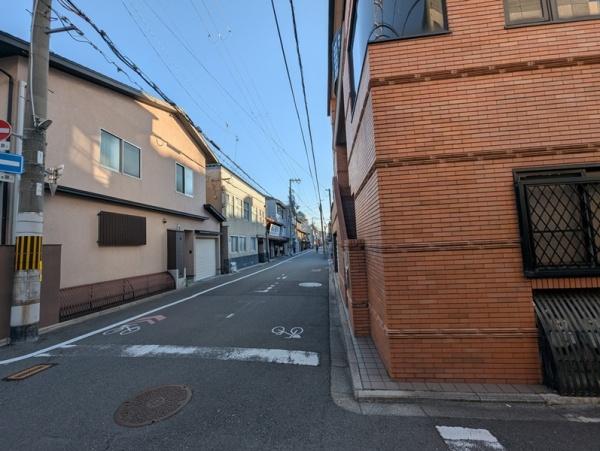 京都市下京区油小路通花屋町下る仏具屋町　中古戸建 現地写真（前面道路含む現地写真）