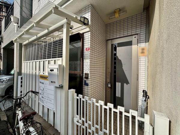 大阪市西成区千本北1丁目　中古戸建 現地写真（玄関）