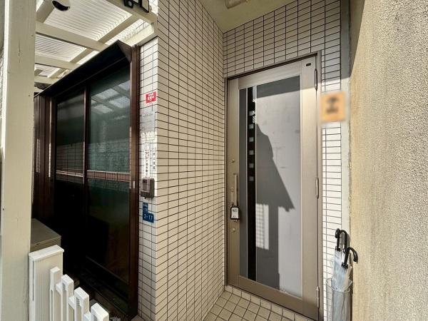 大阪市西成区千本北1丁目　中古戸建 現地写真（玄関）