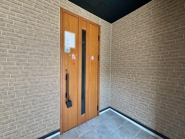 大阪市西成区天下茶屋東1丁目　中古戸建 現地写真（玄関）