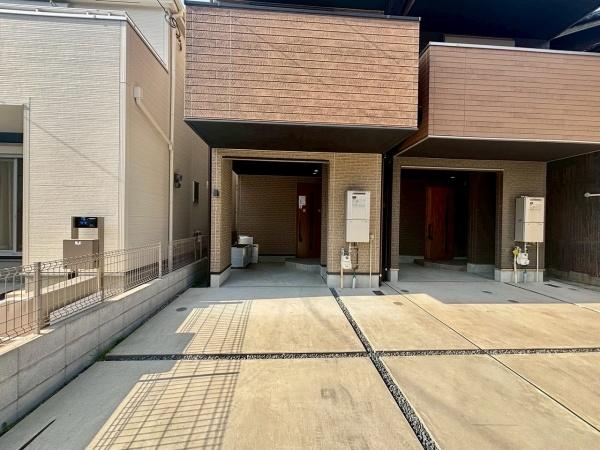 大阪市西成区天下茶屋東1丁目　中古戸建 現地写真（駐車場）