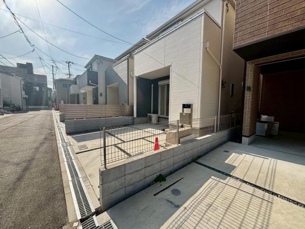 大阪市西成区天下茶屋東1丁目　中古戸建 現地写真（前面道路含む現地写真）