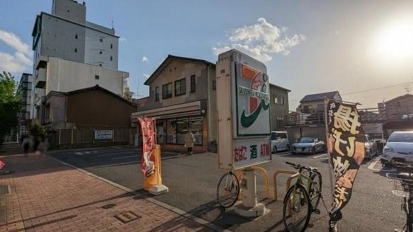 メゾン・ド・パルファン コンビニ