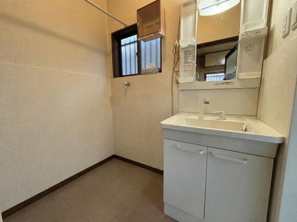 大阪市西成区鶴見橋2丁目　中古戸建 内観写真（洗面台・洗面所）