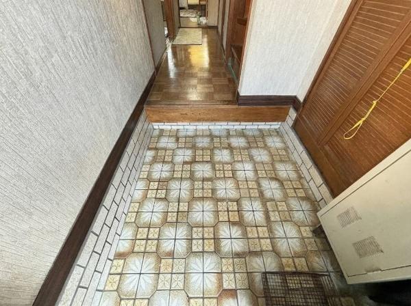 大阪市西成区鶴見橋2丁目　中古戸建 現地写真（玄関）